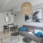 Promenade Best Bakeries From A Cozy Boho 1 Bedroom