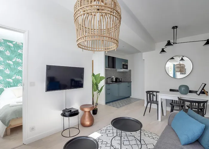 Promenade Best Bakeries From A Cozy Boho 1 Bedroom