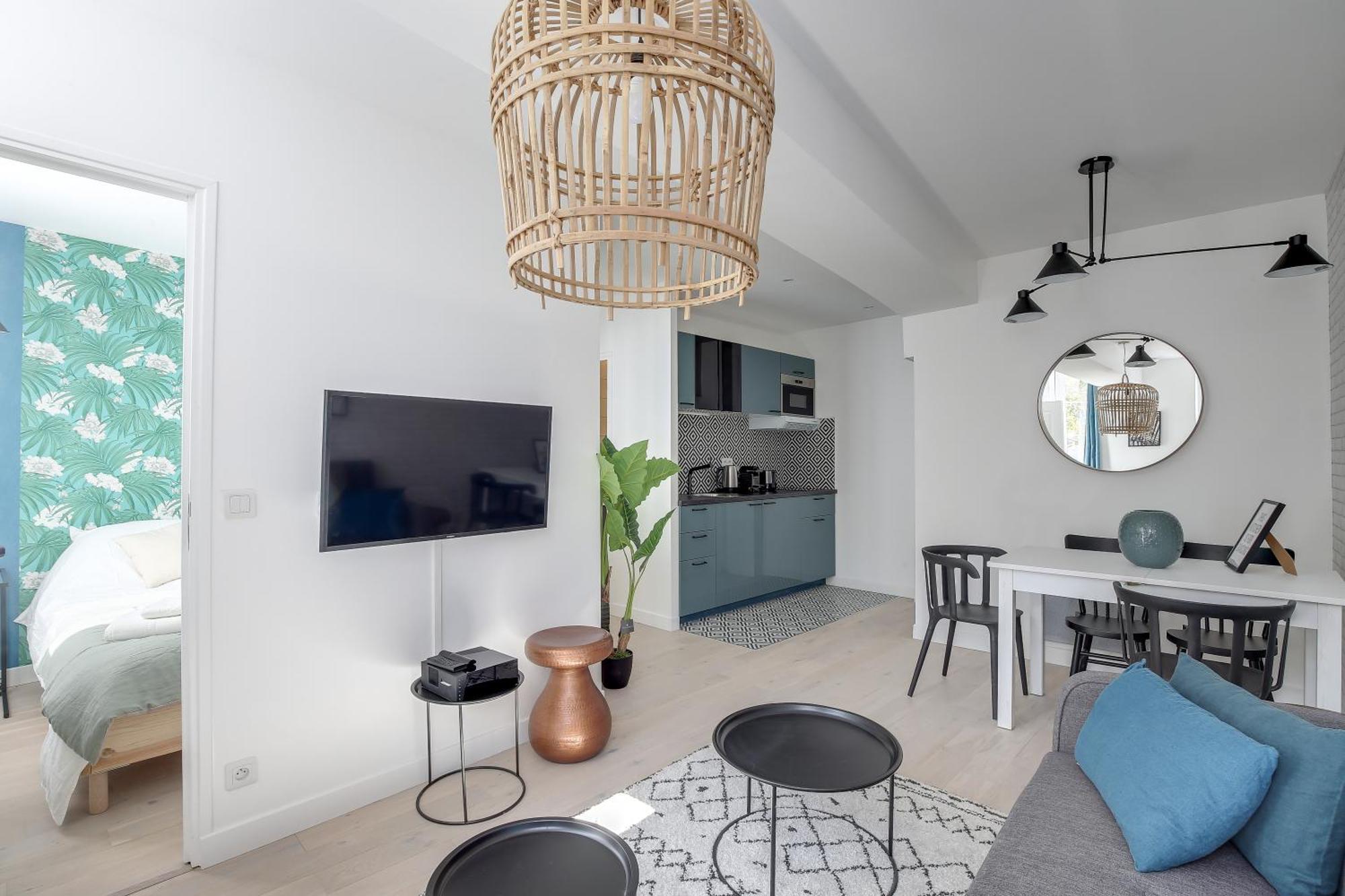 Promenade Bakeries From A Cozy Boho 1 Bedroom * Paris